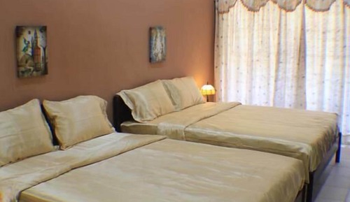Chambre Familiale, salle de bains commune