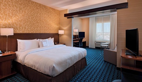 Suite, 1 très grand lit et 1 canapé-lit
