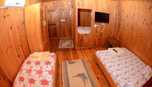 Tree House Deluxe