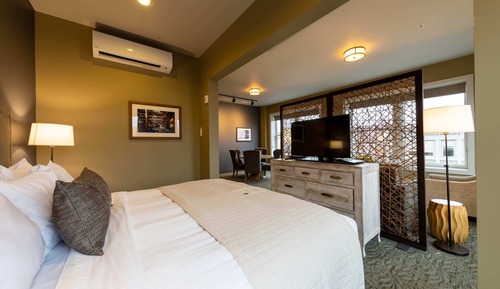 Suite Studio Majestueuse, 1 très grand lit et 1 canapé-lit, vue ville, en angle