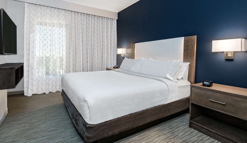 Suite, 1 très grand lit, accessible aux personnes à mobilité réduite, baignoire