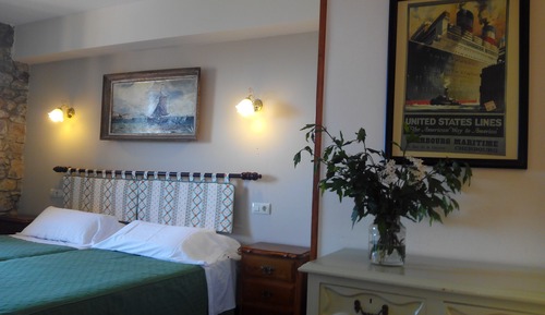 Chambre Double, vue vallée (Double Bed + 2 Rollaway Bed)