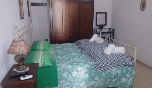 Chambre Double, 1 grand lit et 1 canapé-lit (Vite)