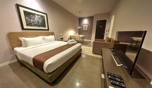 Suite Supérieure (Family With King & Twin Beds)