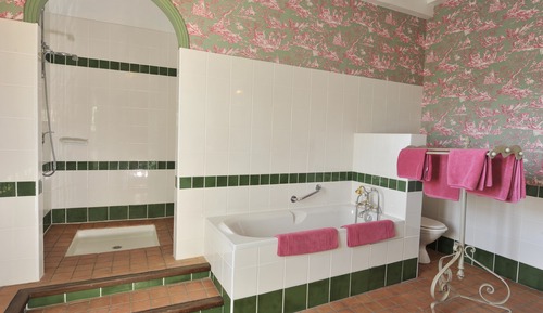 Chambre Confort avec lits jumeaux, vue jardin (TILLEUL)