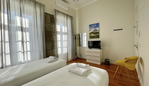 Chambre Standard Double ou avec lits jumeaux, balcon, vue ville