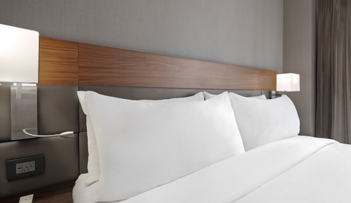 Chambre, 1 très grand lit, non-fumeurs, vue fleuve