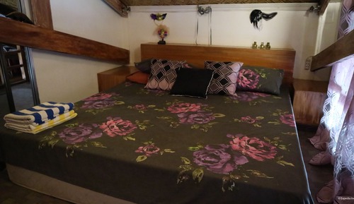 Chambre, salle de bains commune (Hideaway, Balcony)