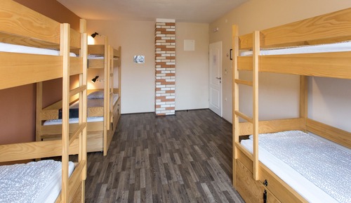 6 Bed Dormitory, Shared Bathroom - 1 Bed