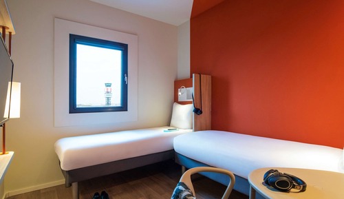 Chambre, 2 lits une place