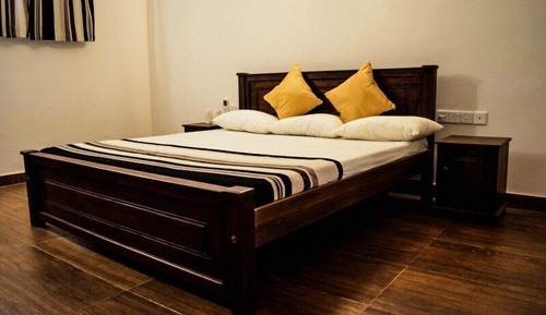 Chambre Double Économique pour 1 personne, 1 très grand lit, vue fleuve, côté jardin