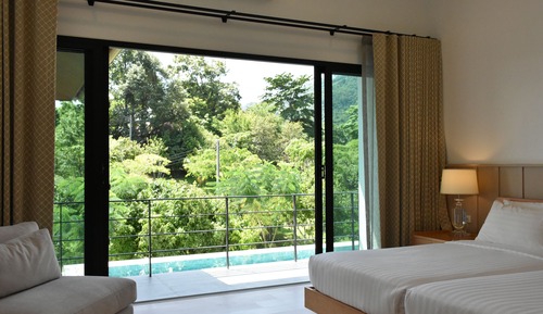 Villa Panoramique, 4 chambres, vue colline, côté montagne