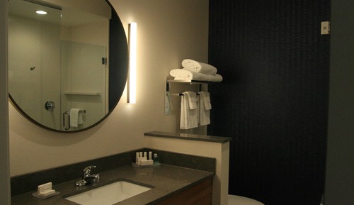 Chambre, 1 très grand lit, non-fumeurs (Hearing Accessible)