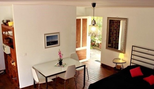 Studio Confort, salle de bains attenante, vue jardin (8)