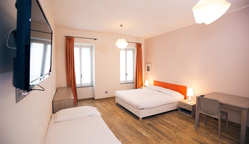 Chambre Triple Standard, accessible aux personnes à mobilité réduite, non-fumeurs