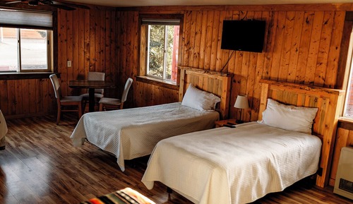 Cabane Deluxe, coin cuisine, côté montagne