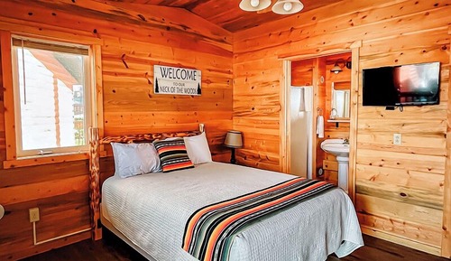 Cabane Classique, 1 grand lit, côté montagne