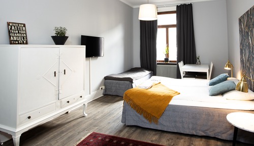 Chambre Familiale, salle de bains commune