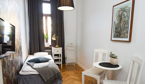 Chambre Simple, salle de bains commune