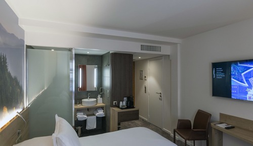 Chambre Confort, 1 grand lit, non-fumeurs