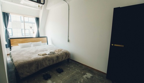 Chambre Double (Large Queen)