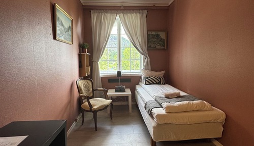 Chambre Simple, salle de bains commune