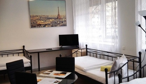 Chambre Quadruple Confort, salle de bains commune