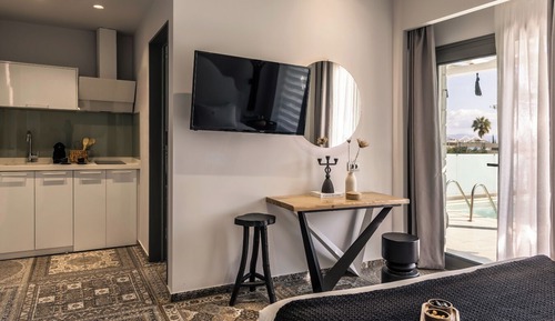 Suite, piscine privée, vue partielle sur la mer (for 2)