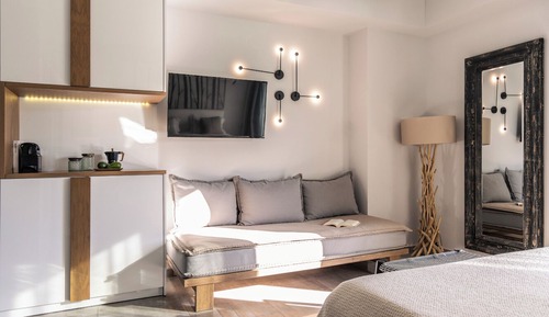 Suite (for 3)