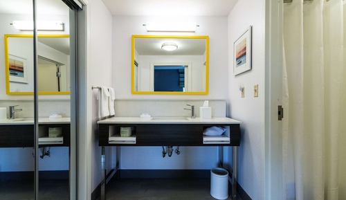 Suite, 1 très grand lit, accessible aux personnes à mobilité réduite (Hearing)