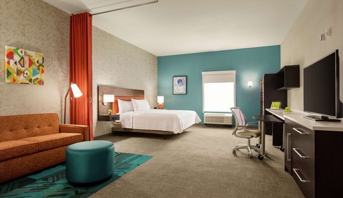 Studio, 1 très grand lit, accessible aux personnes à mobilité réduite (Roll-In Shower)
