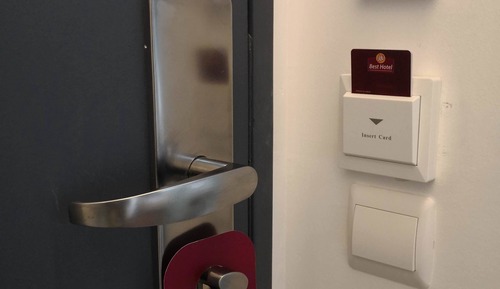 Chambre Double Confort, 1 lit double, accessible aux personnes à mobilité réduite, non-fumeurs