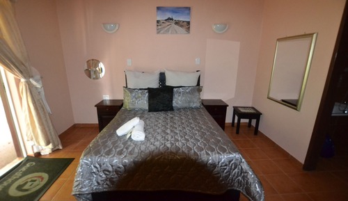 Chambre Double, salle de bains privée