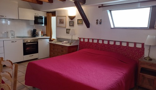 Studio Classique, salle de bains attenante (Chambre 4)