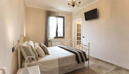 Chambre Double, salle de bains attenante, vue fleuve