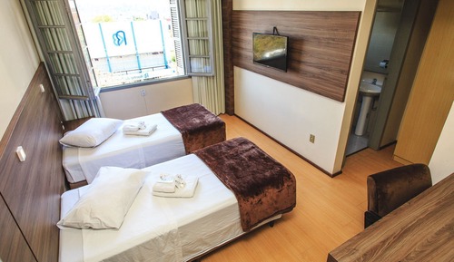 Chambre Confort, service de ménage, vue jardin