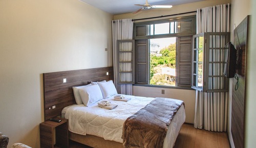 Chambre Double Deluxe, 1 lit double, climatisation, vue cour intérieure