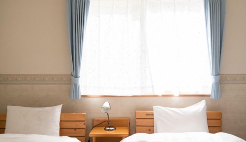 Chambre avec lits jumeaux, non-fumeurs, salle de bains commune (No meal)