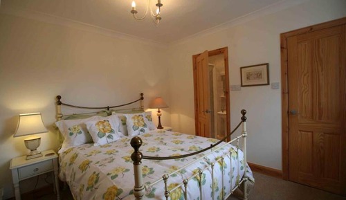 Chambre Double, salle de bains attenante
