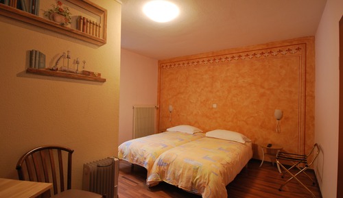 Chambre Économique Double ou avec lits jumeaux