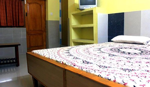 Chambre Confort Double ou avec lits jumeaux, fumeurs (Non AC)