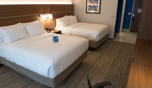 Chambre Standard, 2 grands lits, accessible aux personnes à mobilité réduite (Communications)