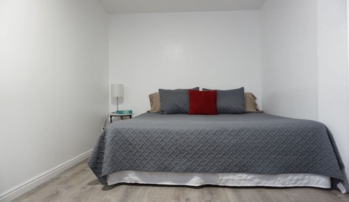 Chambre Double pour 1 personne, 1 très grand lit