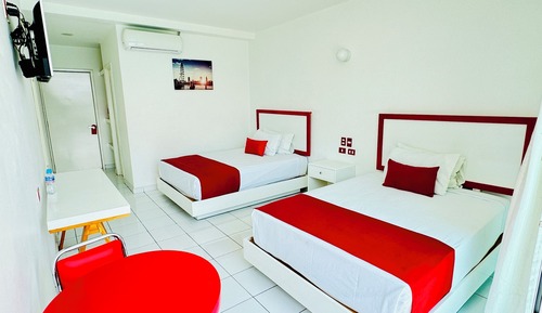 Chambre Double Supérieure, 2 lits doubles, vue piscine