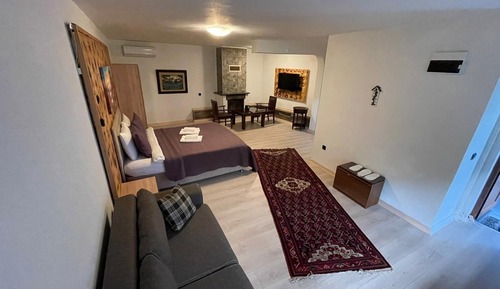 Chambre Confort, salle de bains privée, vue piscine