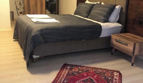 Chambre Triple Confort, non-fumeurs, vue piscine