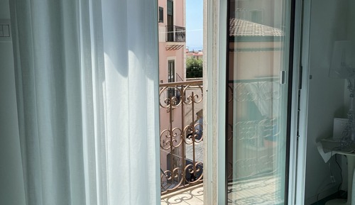 Chambre Familiale Double ou avec lits jumeaux, 1 chambre, salle de bains attenante, vue ville