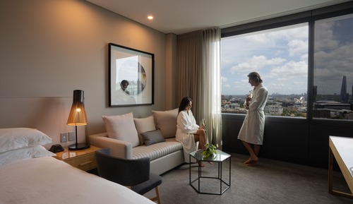 Chambre, 1 très grand lit, non-fumeurs