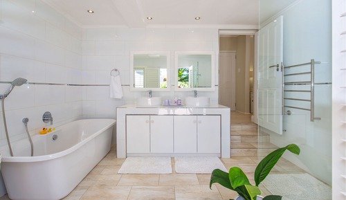 Chambre Luxe Double ou avec lits jumeaux, 1 très grand lit et 1 canapé-lit, vue jardin, côté jardin