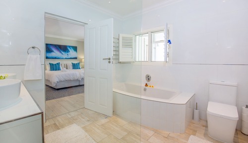 Chambre Luxe Double ou avec lits jumeaux, 1 très grand lit, vue jardin, côté jardin